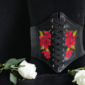 Cinturon corse rosas bordadas